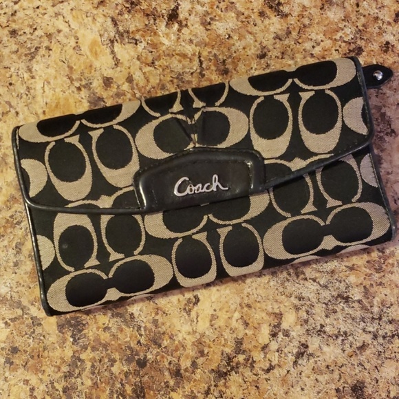 Coach Handbags - Coach Wallet